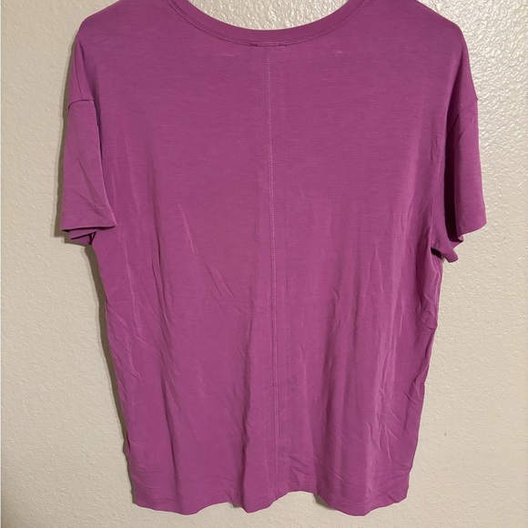 Express Relaxed Tee - Picture 3 of 3